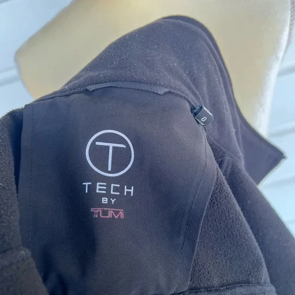 Tech by Tumi Men’s Black Mid Weight Soft Shell Water Resistant Jacket Size Large - Picture 6 of 10